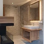アパート Hieserhof ハイリゲンブルート